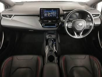 Used Toyota Corolla 122 HP (89 kW) 2020 Red Hatchback