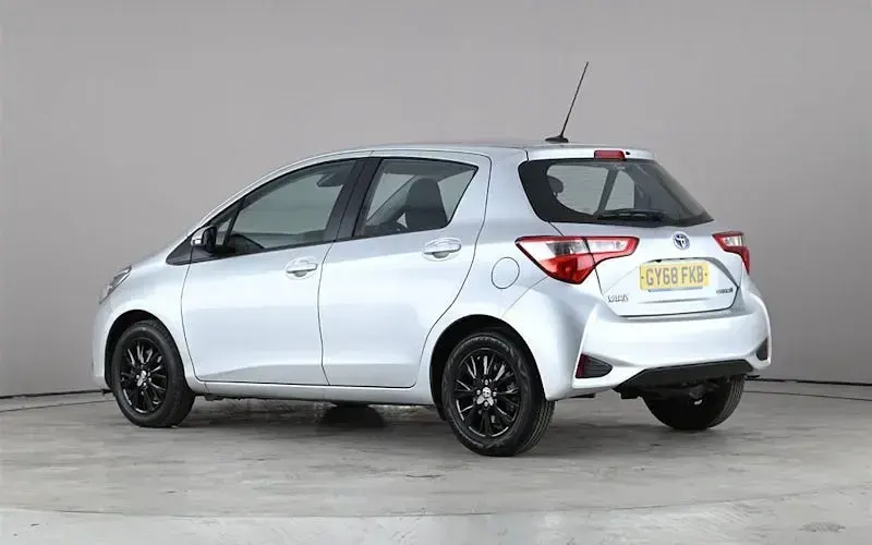 Used Toyota Yaris Hybrid 101 HP (74 kW) 2019 Hatchback