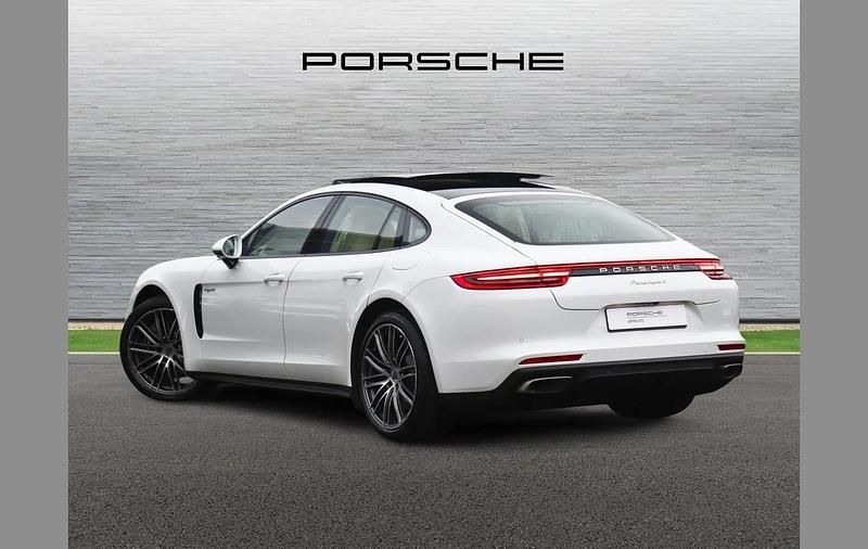 Used Porsche Panamera 456 HP (335 kW) 2019 White Hatchback