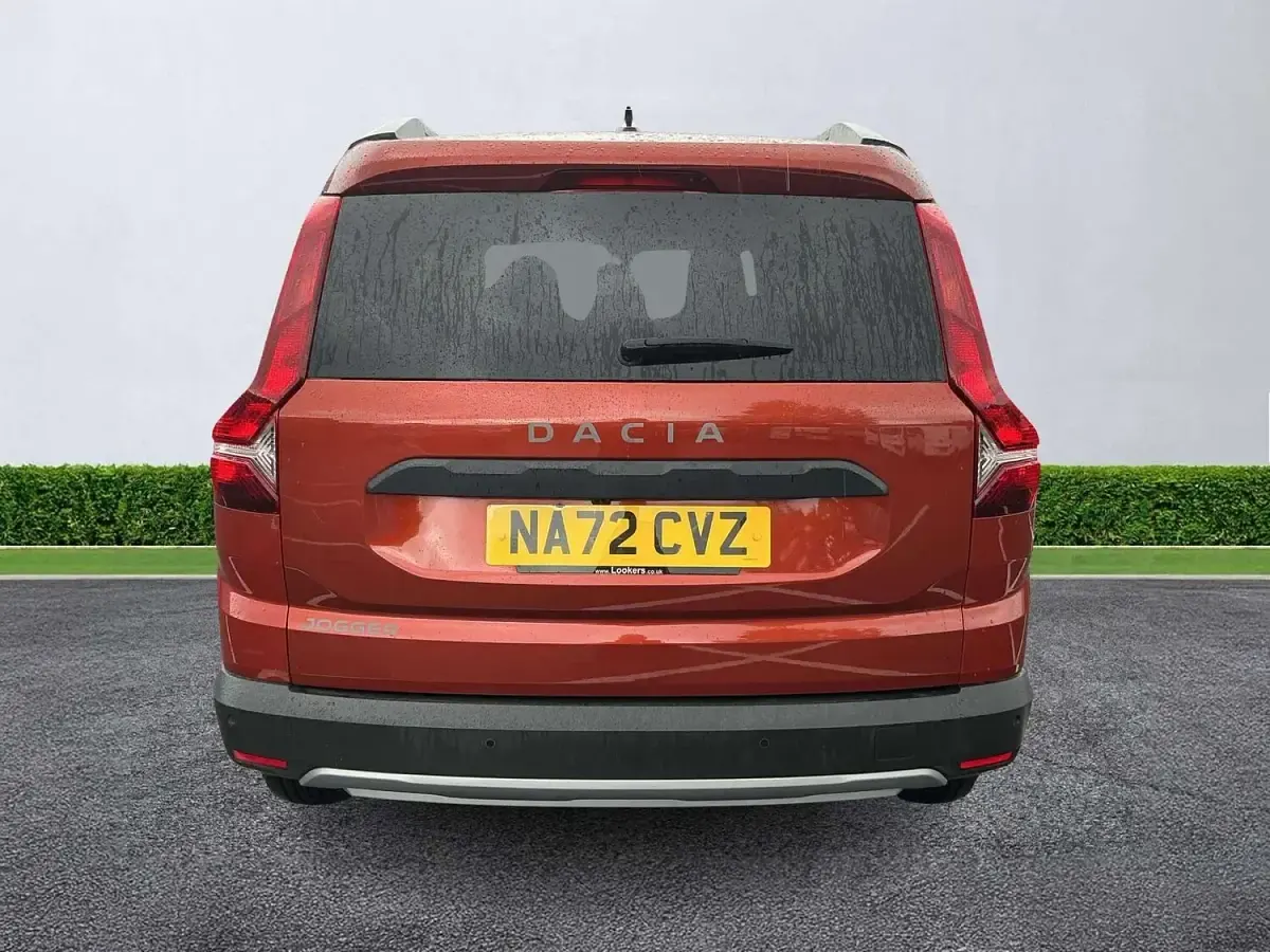 Begagnad Dacia Jogger Comfort 110 HK (80 kW) 2022 Brun Minibuss