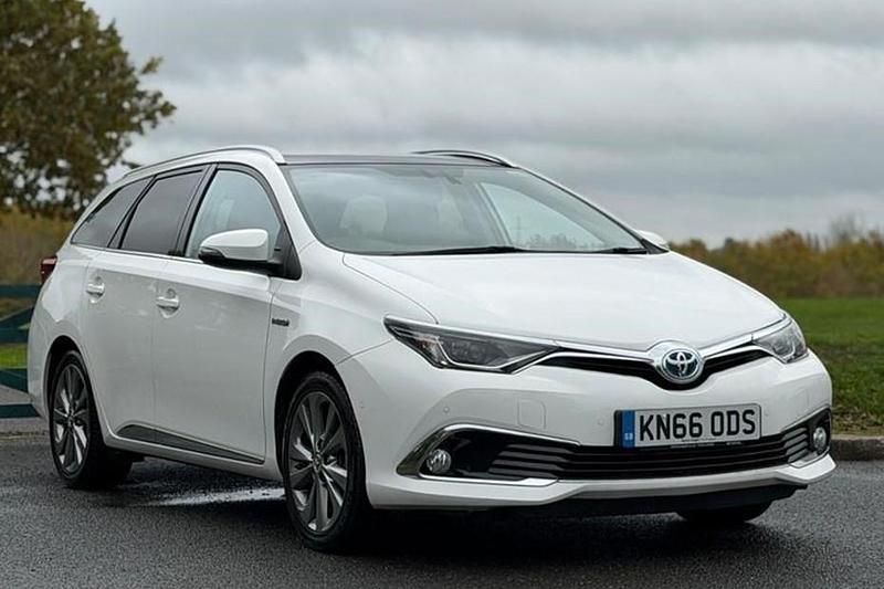 Used 2016 Toyota Auris Touring Sports Estate | £13,000 (Fair price) - Image 1/1