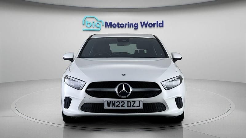 Used Mercedes A180 136 HP (100 kW) 2021 White Hatchback