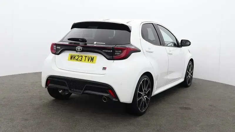 Used Toyota Yaris Hybrid Sport 130 HP (95 kW) 2023 White Hatchback