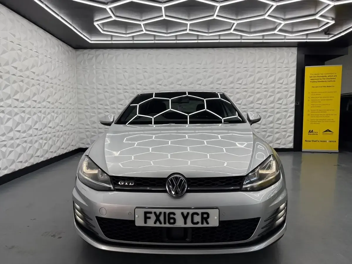 Used VW Golf VII GTD 181 HP (133 kW) 2016 Silver Hatchback