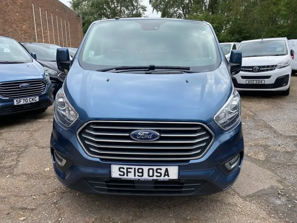 Used Ford Tourneo Custom Titanium 2019 Blue Van