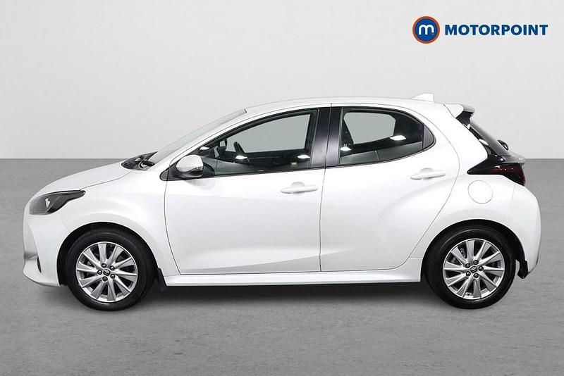 Used Toyota Yaris Hybrid 2022 White Hatchback