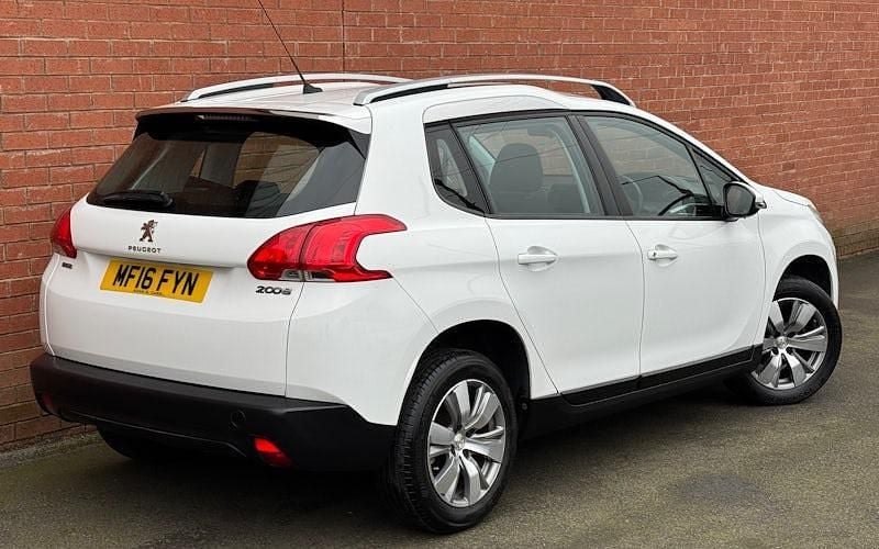 Used Peugeot 2008 Active 82 HP (60 kW) 2016 White SUV