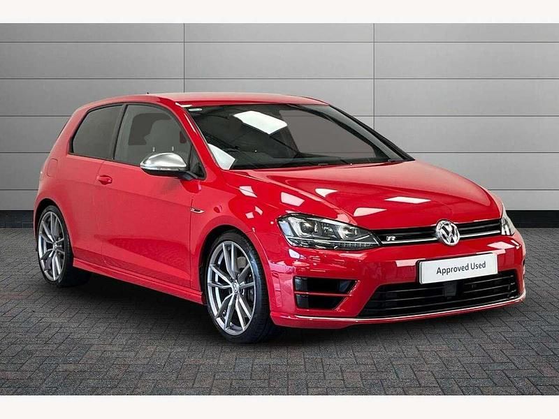 Red Used 2017 VW Golf VII R Hatchback | £22,990 (Expensive) - Image 1/4