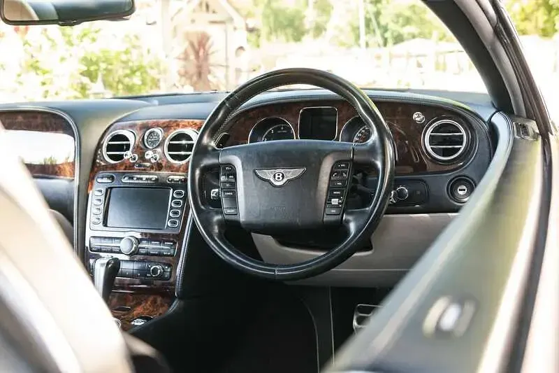 Used Bentley Continental 552 HP (405 kW) 2004 Blue Coupe