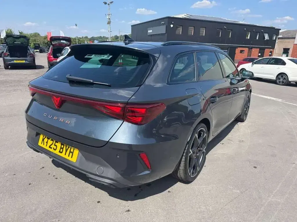 New Cupra Leon 150 HP (110 kW) 2025 Grey Estate