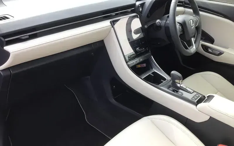Used Lexus LBX 136 HP (100 kW) 2026 Grey SUV