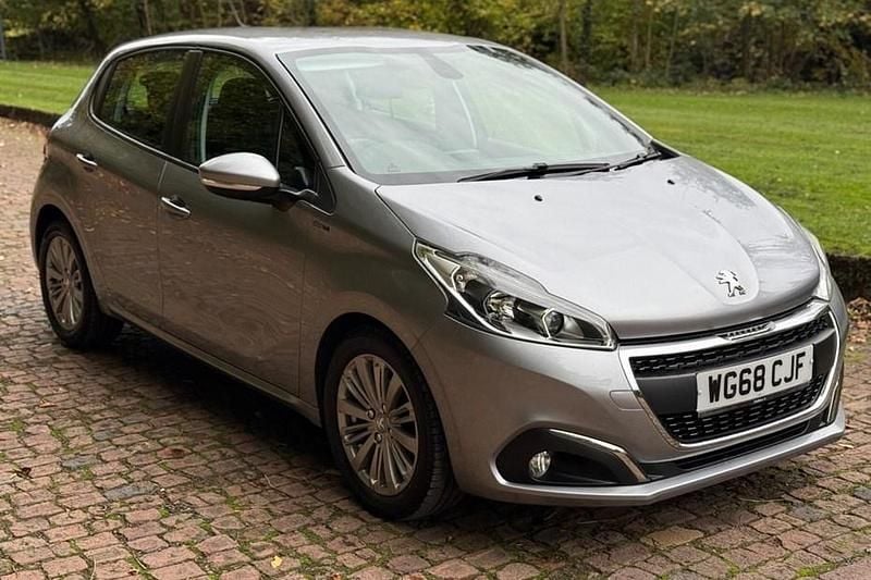 Grey Used 2019 Peugeot 208 Signature Sky Hatchback | £7,999 (Good price) - Image 1/1