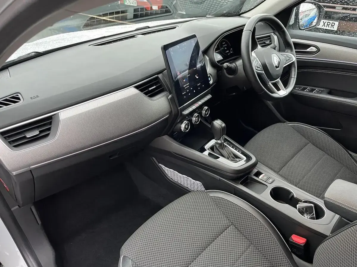 Used Renault Arkana Version S 145 HP (106 kW) 2022 White SUV