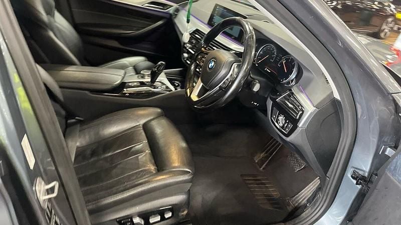 Used BMW 520 Comfort Edition 2017 Blue Sedan