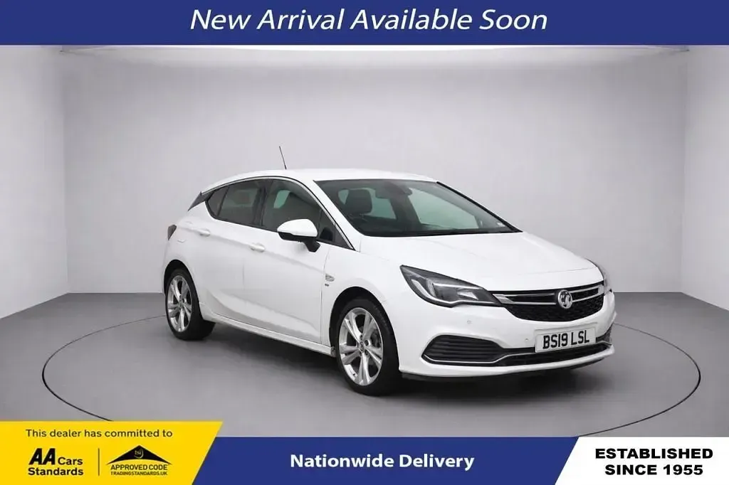 Second-hand Vauxhall Astra SRi 150 CP (110 kW) 2019 Alb Hatchback