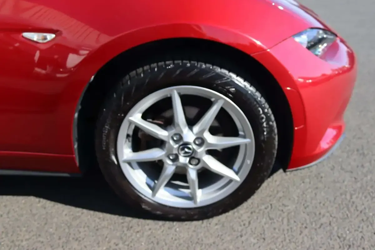 Used Mazda MX5 131 HP (96 kW) 2016 Soul red Cabriolet