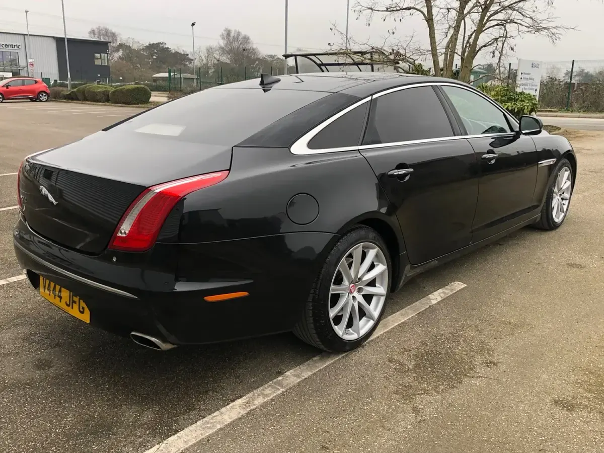 Used Jaguar XJ Portfolio 275 HP (202 kW) 2014 Black Sedan