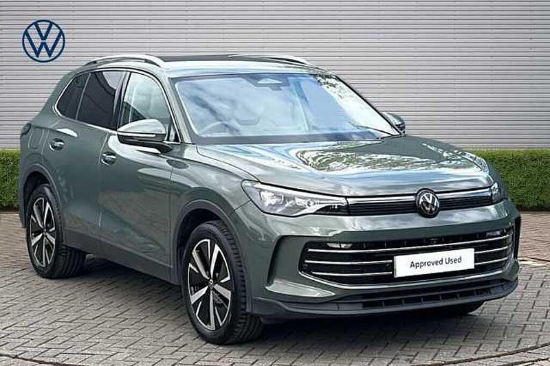 Used VW Tiguan Elegance 150 HP (110 kW) 2025 Green SUV