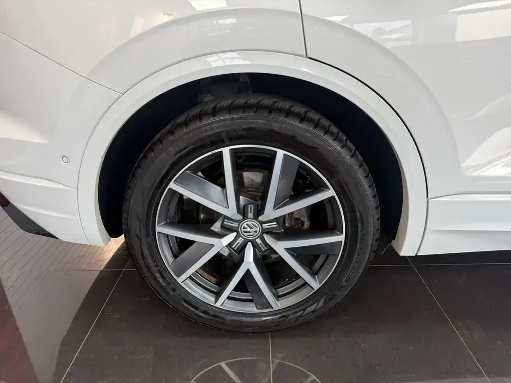 Used VW Touareg R-line 286 HP (210 kW) 2018 White SUV