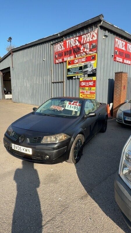 Gold Used 2006 Renault Mégane Cabriolet Privilege Cabriolet | £1,295 (Fair price) - Image 1/4