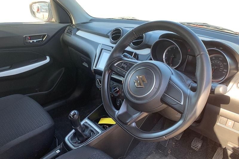 Used Suzuki Swift 90 HP (66 kW) 2019 Red Hatchback