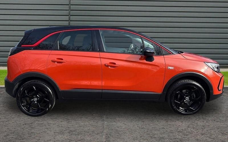 Usado Vauxhall Crossland GS Line 110 HP (80 kW) 2022 Laranja SUV