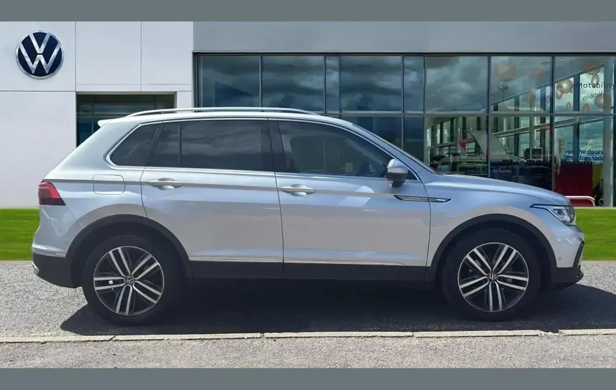 Used VW Tiguan Elegance 150 HP (110 kW) 2023 Silver SUV