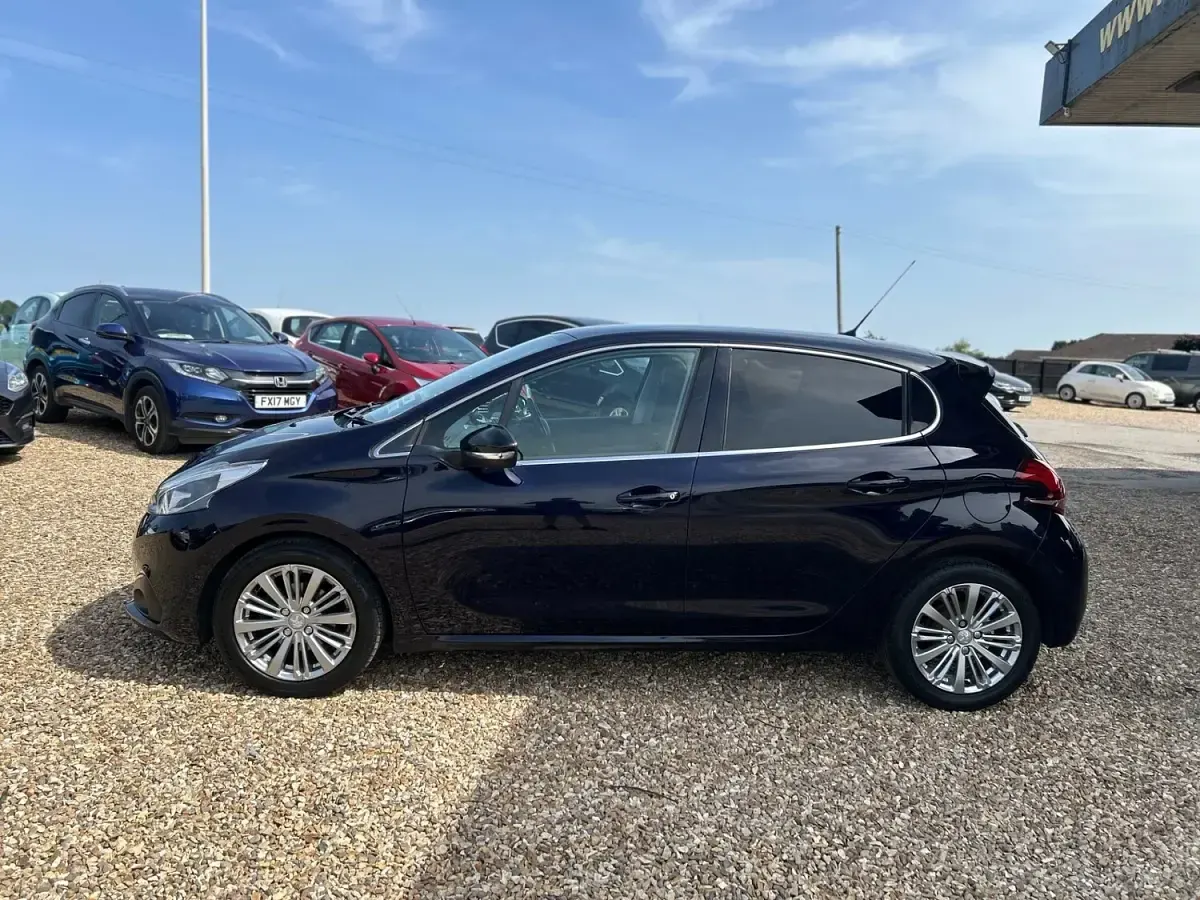 Used Peugeot 208 Allure 2018 Blue Hatchback