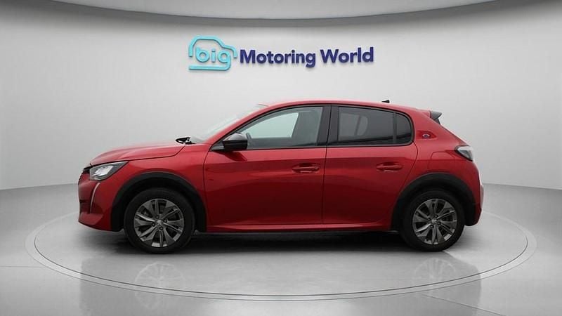 Used Peugeot e-208 Allure+ 100 kW (136 HP) 2023 Hatchback