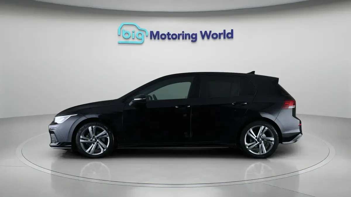 Used VW Golf VIII R-line 128 HP (94 kW) 2022 Black Hatchback