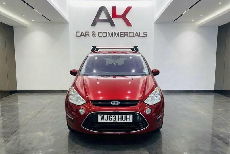 Used Ford S-MAX Titanium 115 HP (84 kW) 2013 Red MPV