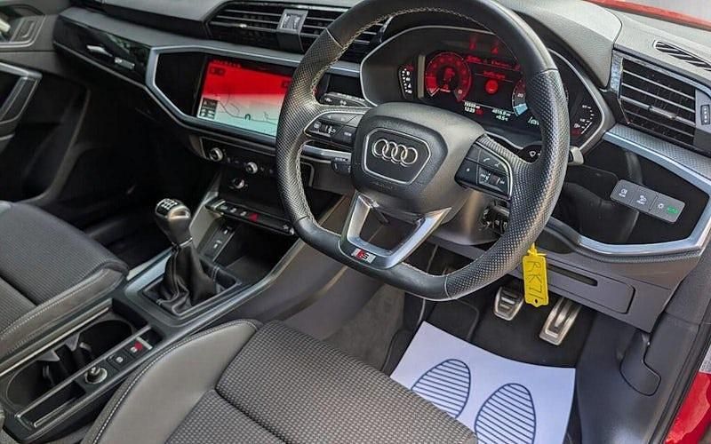 Begagnad Audi Q3 Black Edition 150 HK (110 kW) 2023 SUV