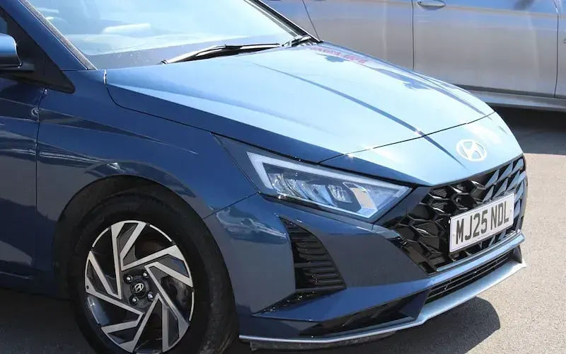 Used Hyundai i20 Advanced 101 HP (74 kW) 2025 Blue Hatchback