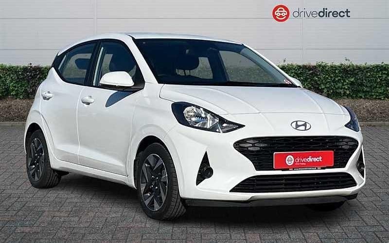 White Used 2024 Hyundai i10 Advanced Hatchback | £13,770 (Fair price) - Image 1/4