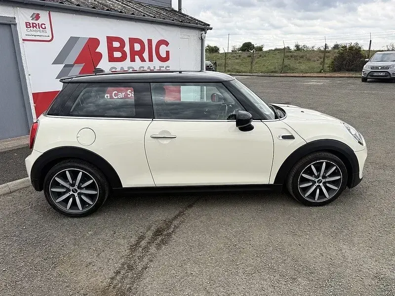 Used Mini Cooper Hatch 136 HP (100 kW) 2018 White Hatchback