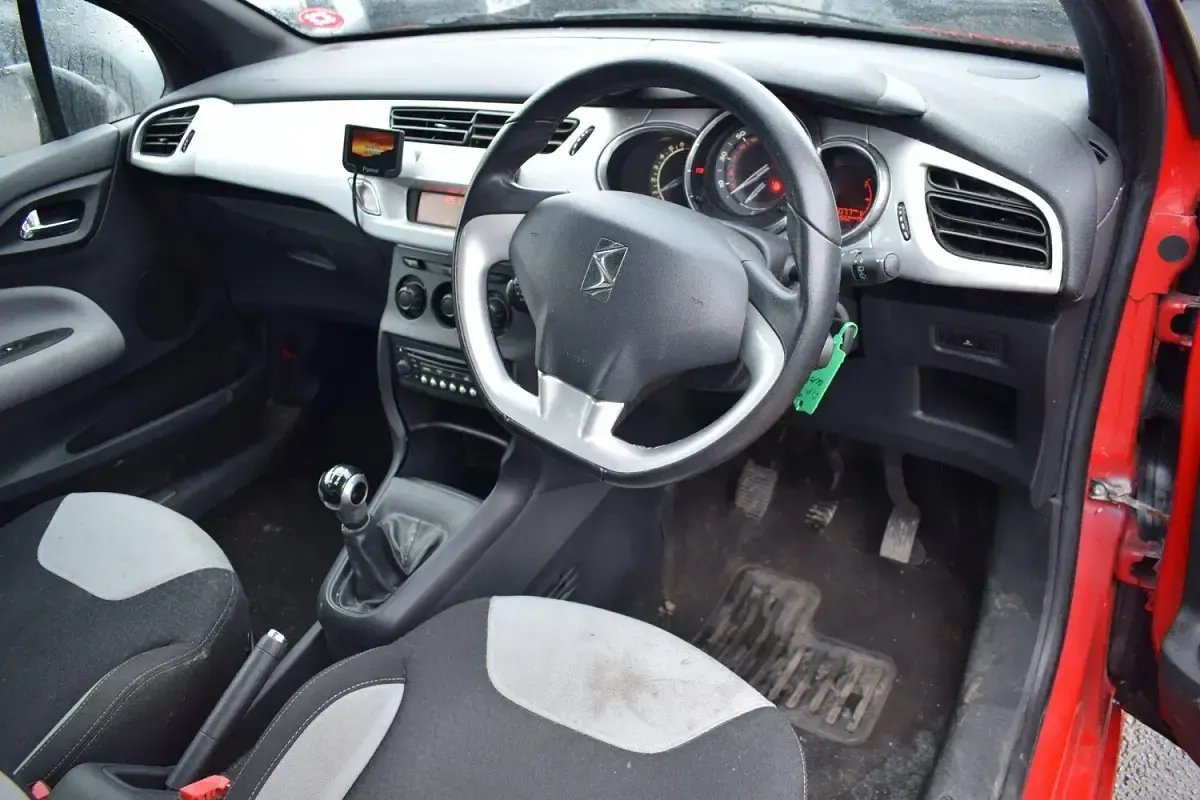 Used Citroën DS3 155 HP (114 kW) 2012 Red Hatchback