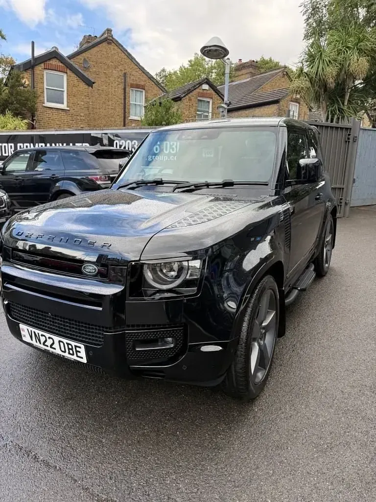 Usado Land Rover Defender S 525 CV (386 kW) 2022 Negro SUV