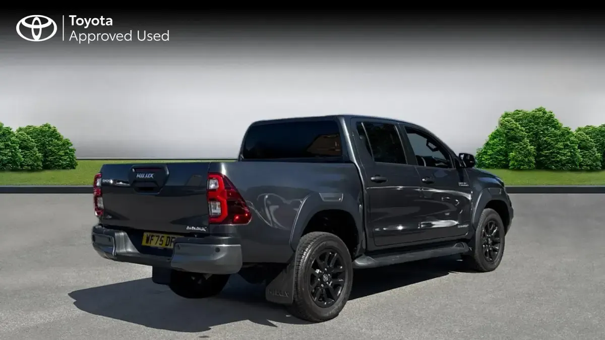 Usado Toyota HiLux 204 CV (150 kW) 2025 Gris Pickup/Camioneta