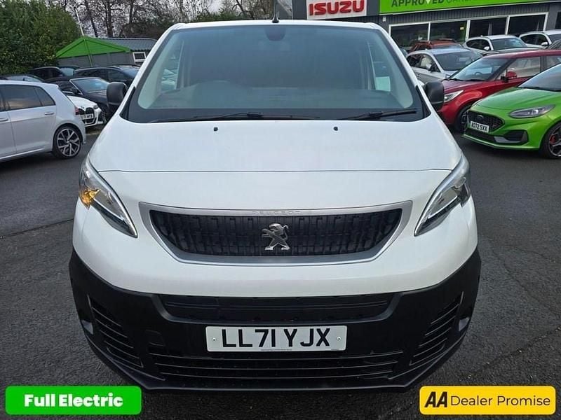Used Peugeot e-Expert 100 kW (136 HP) 2021 White Van