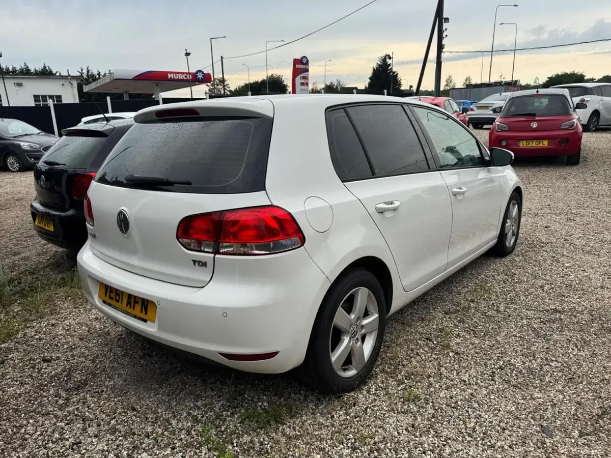 Used VW Golf VI Match 105 HP (77 kW) 2011 White Hatchback