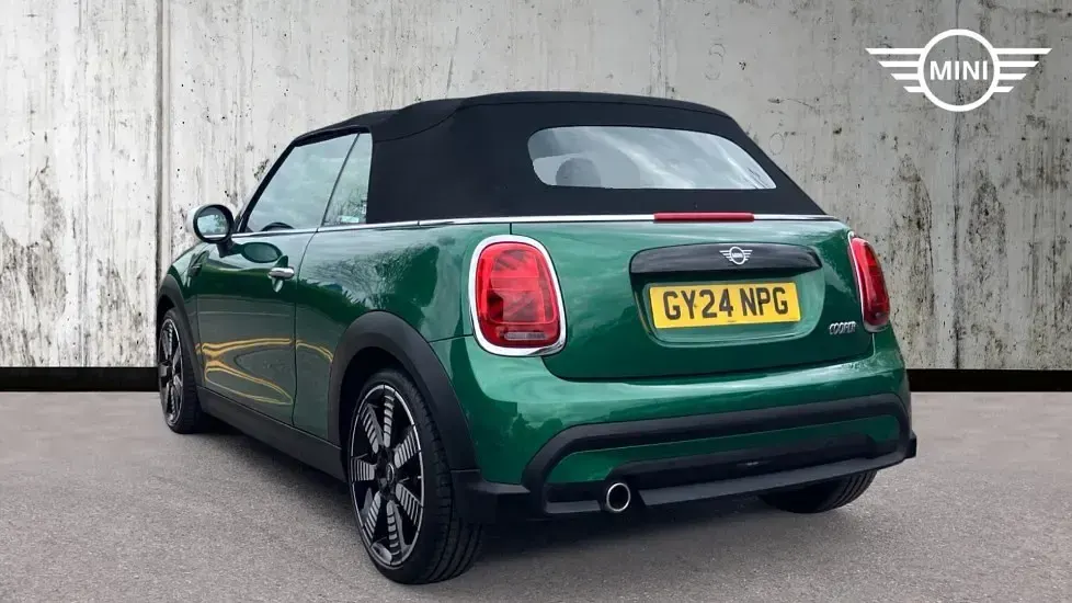 Used Mini Cooper Exclusive 134 HP (98 kW) 2024 Green Hatchback