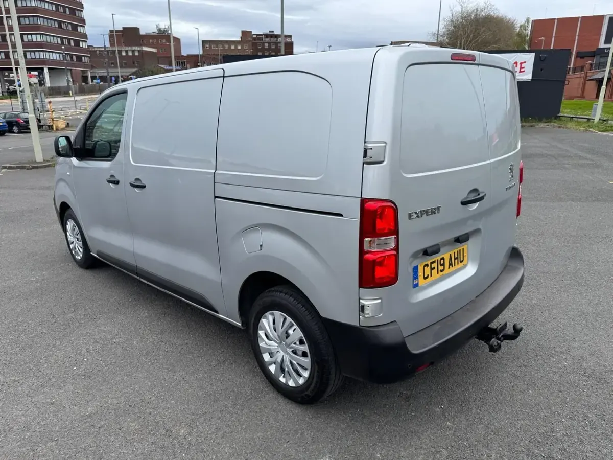 Used Peugeot Expert S 2019 Silver Van