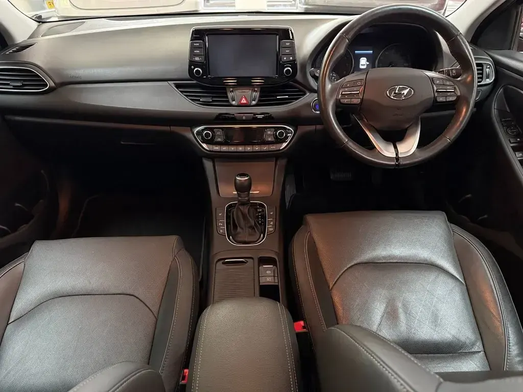 Used Hyundai i30 Premium SE 2018 Red Hatchback