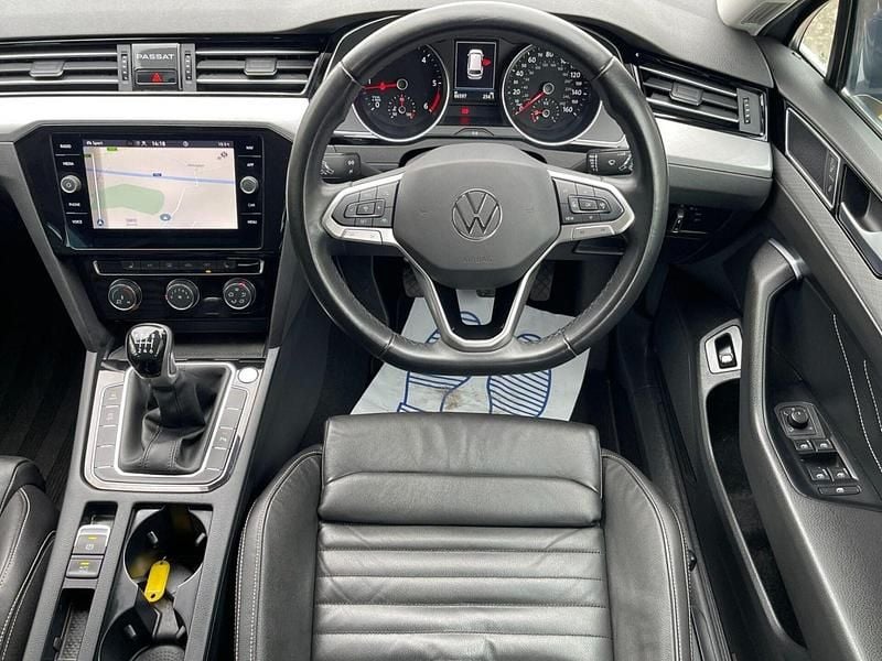 Used VW Passat SEL 150 HP (110 kW) 2022 Grey Estate