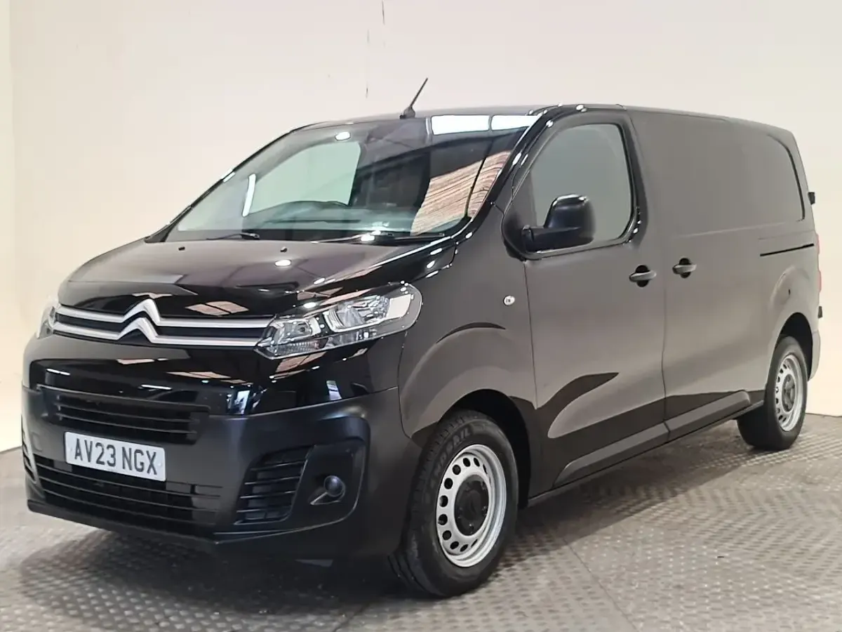 Used Citroën Dispatch 145 HP (106 kW) 2023 Black MPV