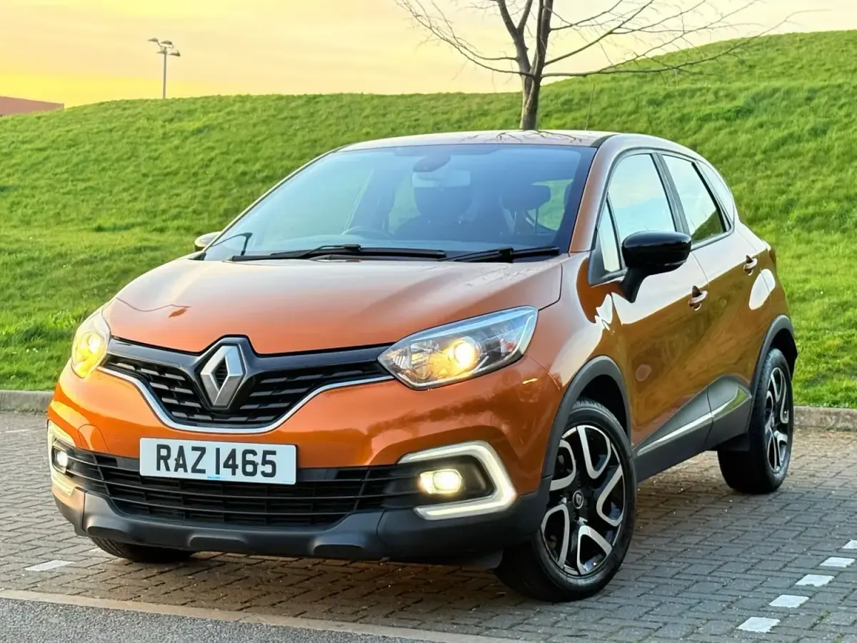 Gebraucht Renault Captur Dynamique 120 PS (88 kW) 2018 Orange SUV