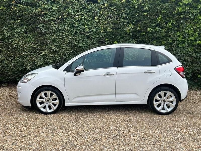 Used Citroën C3 PureTech 82 HP (60 kW) 2015 White Hatchback