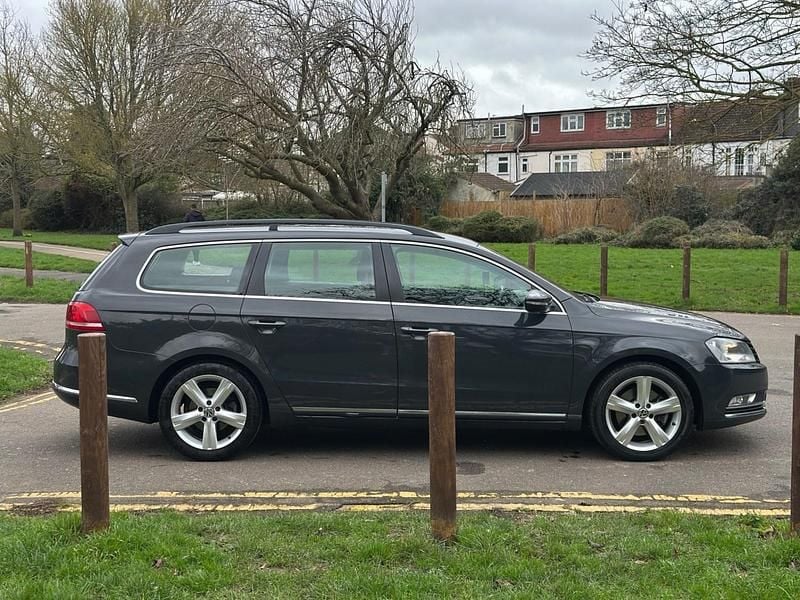 Used VW Passat SE 105 HP (77 kW) 2012 Grey Estate