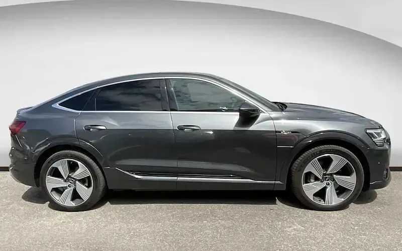 Usado Audi e-tron Sportback S-Line 300 kW (408 HP) 2022 SUV