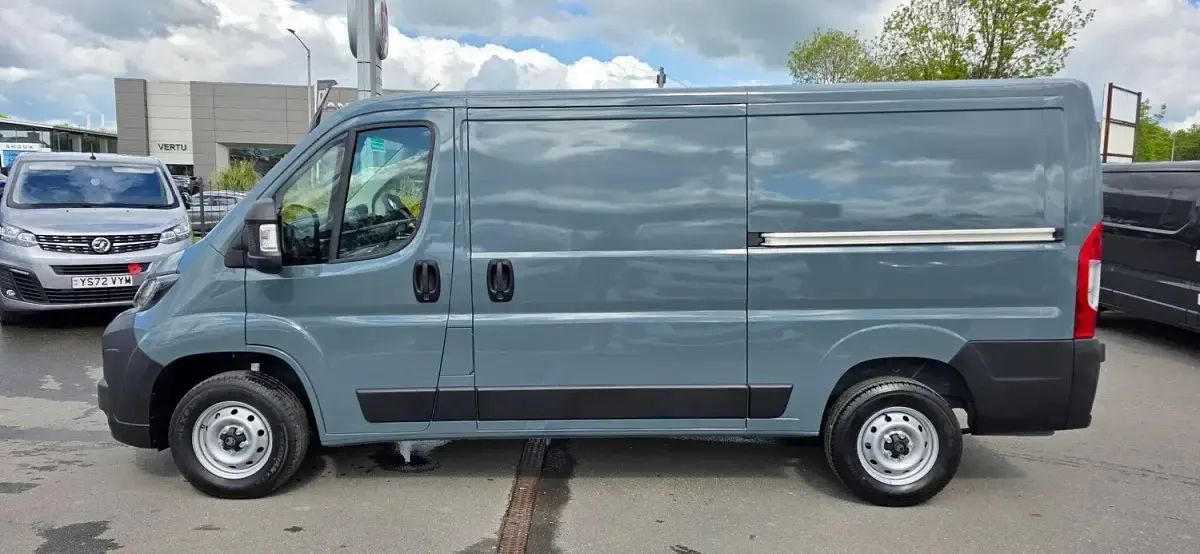New Citroën Relay 138 HP (101 kW) 2026 Grey Van
